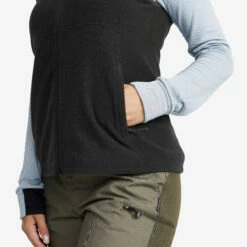 Essential Fleece Vest Women Black -UK Clothing Shop 8faaac3b 7669 44bc 9f8e d06d71fe2e3a